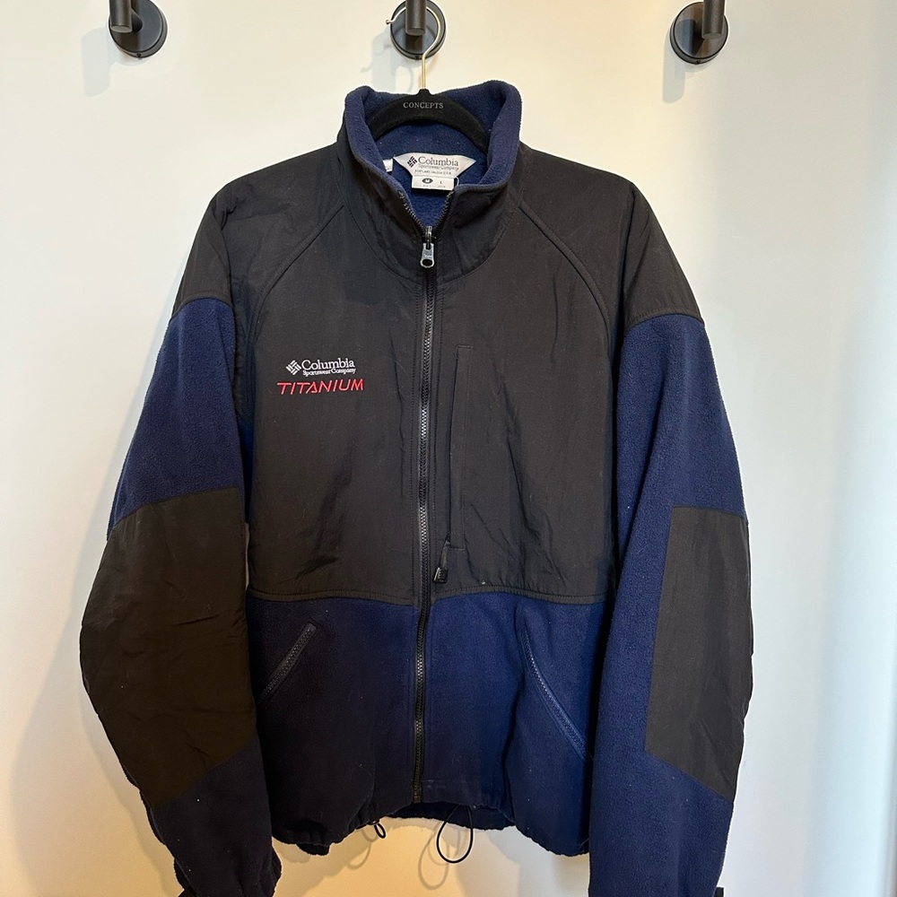 Vintage Columbia Men's titanium Fleece jacket . Black and Navy - large